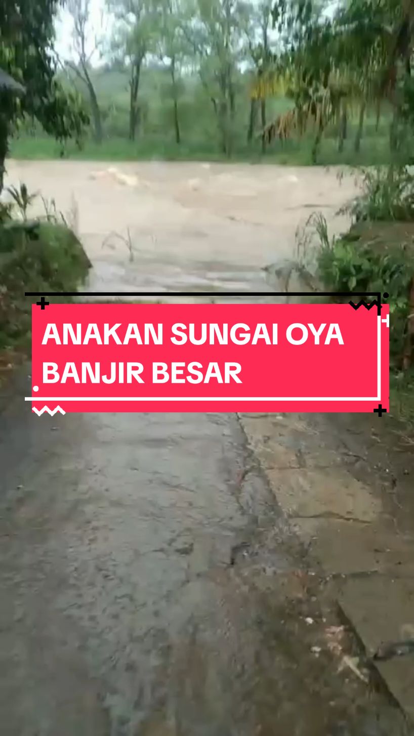 Sungai Branjang salah satu anak sungai kali oyo yg ada di dusun Gunungbang, Bejiharjo, Karangmojo mulai meningkat debit airnya.  video : istimewa #sekilas_gunungkidul #sekilasgunungkidul #gunungkidul #peristiwa #banjir 