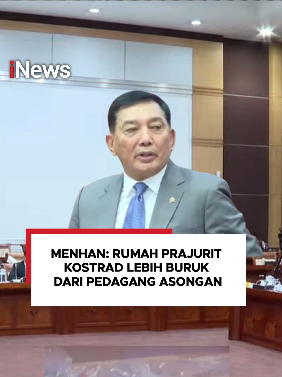 Menteri Pertahanan Sjafrie Sjamsoeddin mengungkapkan, masih banyak rumah prajurit TNI yang kondisinya kurang baik. Oleh karena itu, pemerintah terus berupaya meningkatkan kesejahteraan TNI. Hal itu disampaikan Sjafrie saat rapat kerja bersama Komisi I DPR di Kompleks Parlemen, Senayan, Jakarta Pusat, Senin (25/11/2024). Ini merupakan raker perdana Sjafrie sebagai Menhan bersama DPR. Baca selengkapnya hanya di  https://www.inews.id/news/nasional/menhan-ungkap-banyak-prajurit-yang-rumahnya-lebih-buruk-dari-pedagang-asongan #menhan #Prajurit #SjafrieSjamsoeddin #TNI #dpremiere