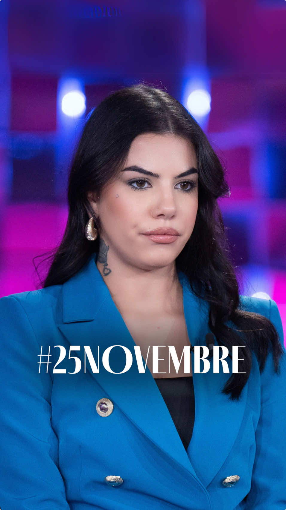 “Una persona che veramente ti rispetta e ti vuole bene è un’aggiunta. Non ti priva, ti dà” 🎗️ #Verissimo #25novembre #GiornataControLaViolenzaSulleDonne @Chiara______🤍 