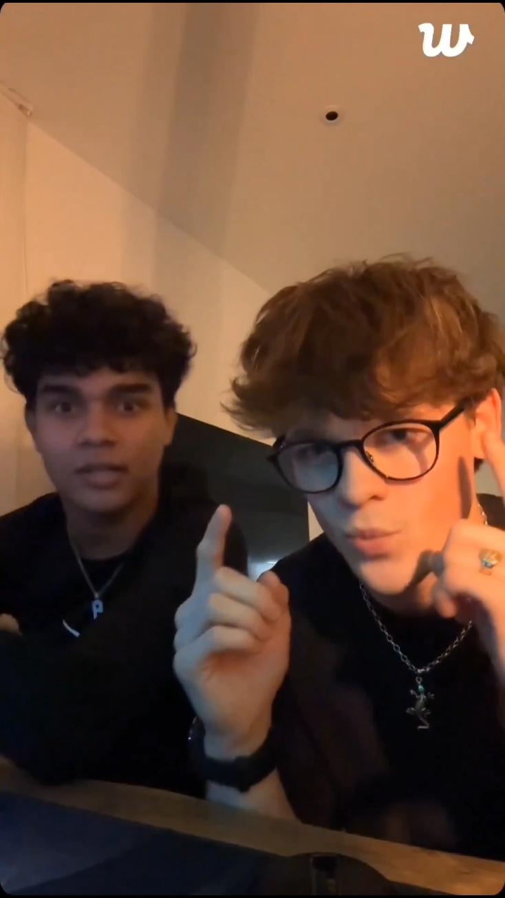 honestly I love them so much and they answered things I've been wanting to know for a while 😭 such cuties, they made my night 🥹 #dearalice #boyband #dearALICE #madeinkorea #livestream #dextergreenwood #blaisenoon #fyp 