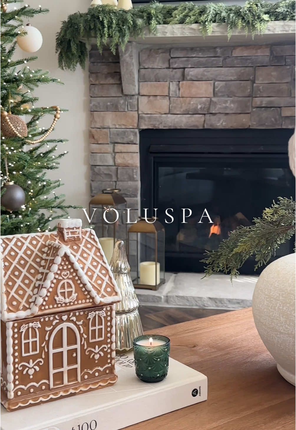 Touches of christmas all throughout the house 🫶🏼🎄 #christmas #christmasdecor #voluspa #voluspagiftedme #cozyhome #cozychristmas #cozyaesthetic #christmascountdown @VOLUSPA 