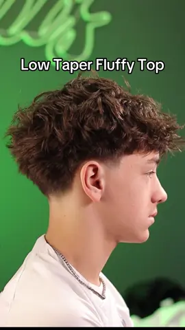 Low taper Fluffy Top. Perfect for wavy hair texture. Style with seasalt spray/texture powder  Book an appointment now‼️  #lowtaper #fade #barber #houstonbarber 