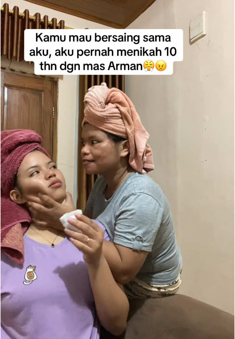 Kamu mau bersaing sama aku, aku pernah menikah 10 thn dgn mas arman😤#komedi #trending #fypシ゚viral #lucu #videoviral #foryoupage #ngakak #hiburan #komedibatak #suarahatiistri #suara @ApasihKep000 