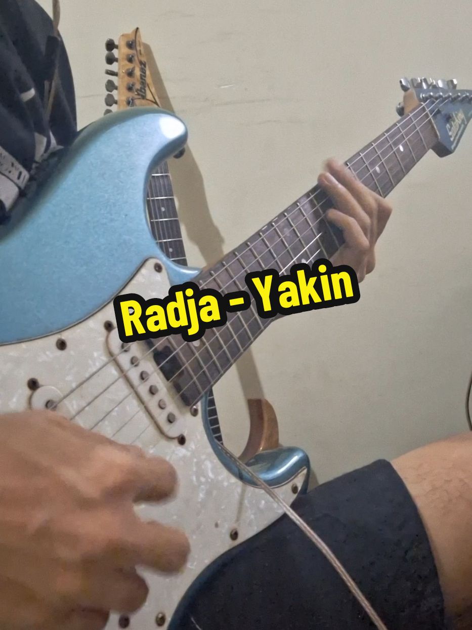 anak anak milenial ngumpul sini. nostalgila bentar😂   . #guitarcover #guitartok #valetongp200 #fyp #fypage #radja #radjaband #radjayakin 