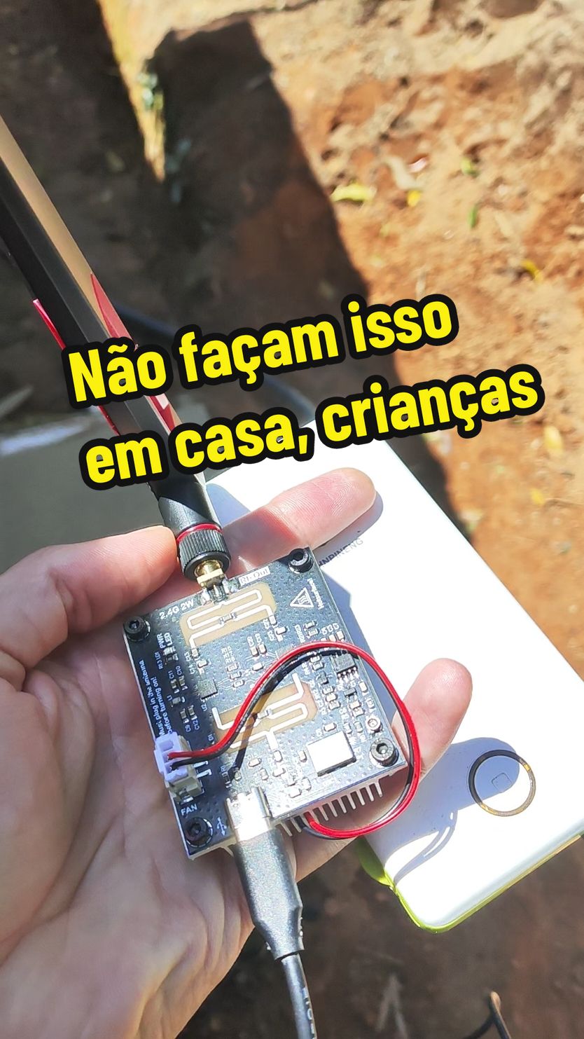 Não façam isso em casa, crianças  @Testando Tecnologias  #jammer #bloqueador #som #bluetooth #hacker #vizinho #testando #tecnologias 