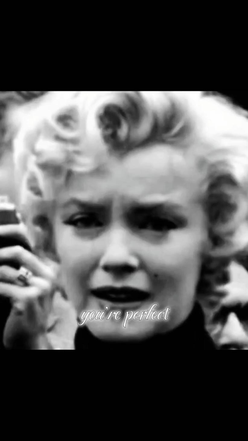 🤍🤍 #foryo #diva #fyp #hollywood #oldhollywood #50sglamour #bombshell #marilynmonroeforever #marilynmonroeprop #marlynmonroe #marilynmonroe #marilynmonroeedit #marilynmonroefan #foryou #iconic #normajeane