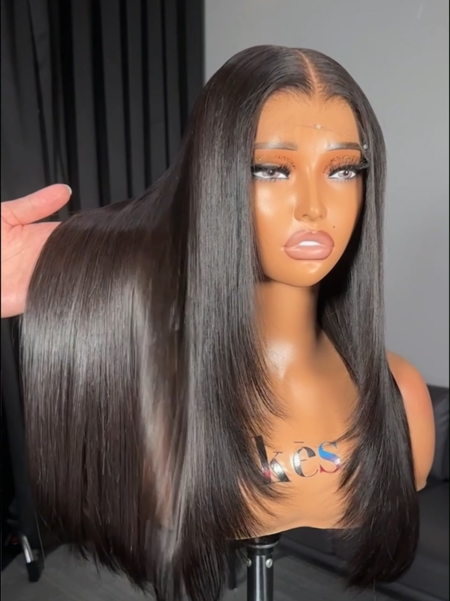 Our Big Black Friday sale is live😆🔥 115$ OFF DIRECTLY!!! No code needed ‼️‼️ Grab your holiday hair early this year and beat the rush💃🏾 The same unit👉🏾 13x6 HD lace wig silky straight 18” How to shop👉🏾 Click link bio 😉 #keswigs #kes #fyp #blackfriday #Black Friday Sale Wigs #hdlace #hdlacewigs #lacewigs #frontalwigs #wigstore #silkystraight