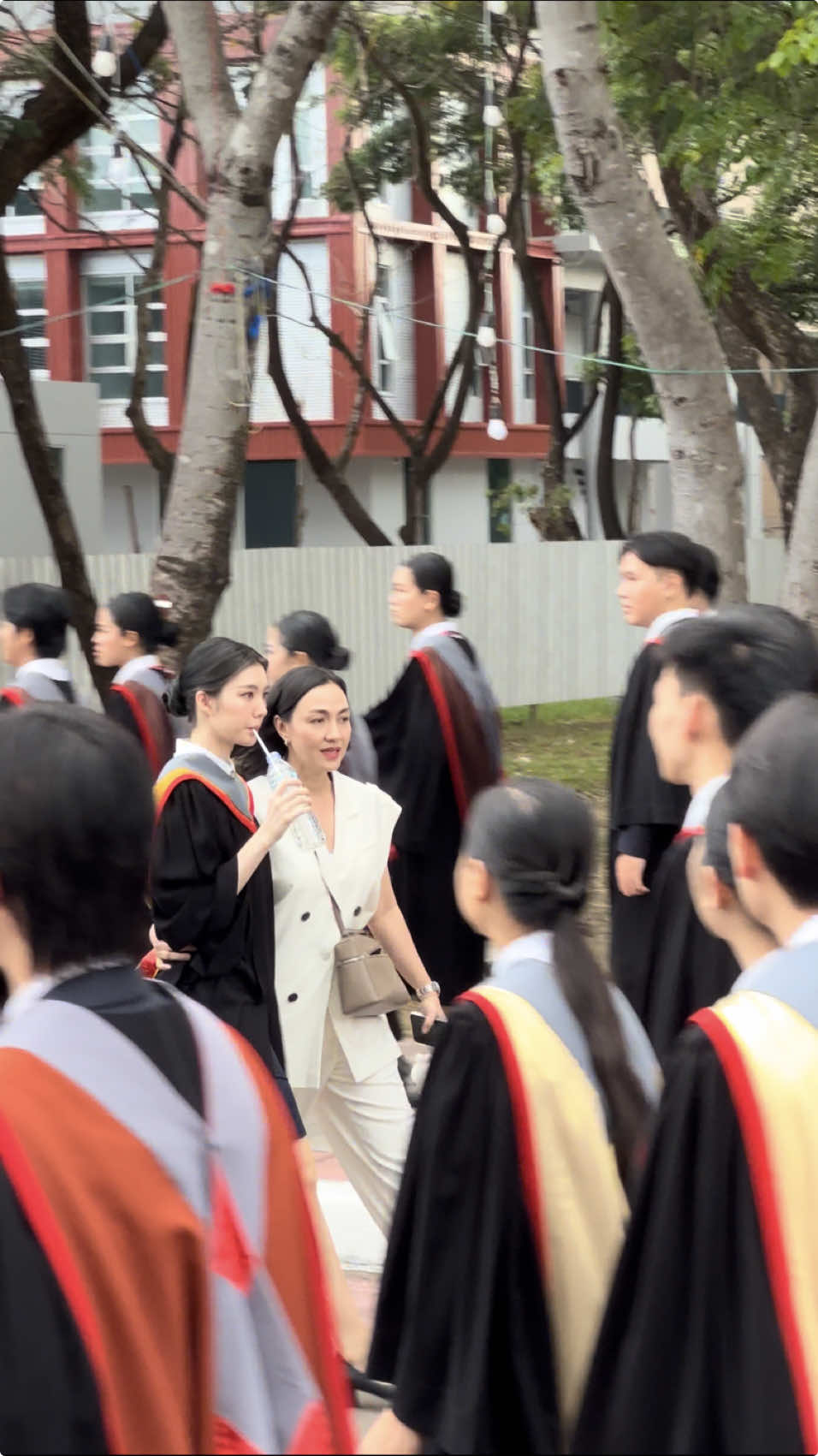 Mommy Koy with Baby Orm 🥺✨ @ออมออมเอง:^D  #ormswugradday #ormkornnaphat #ออมกรณ์นภัส #orm #ออม 