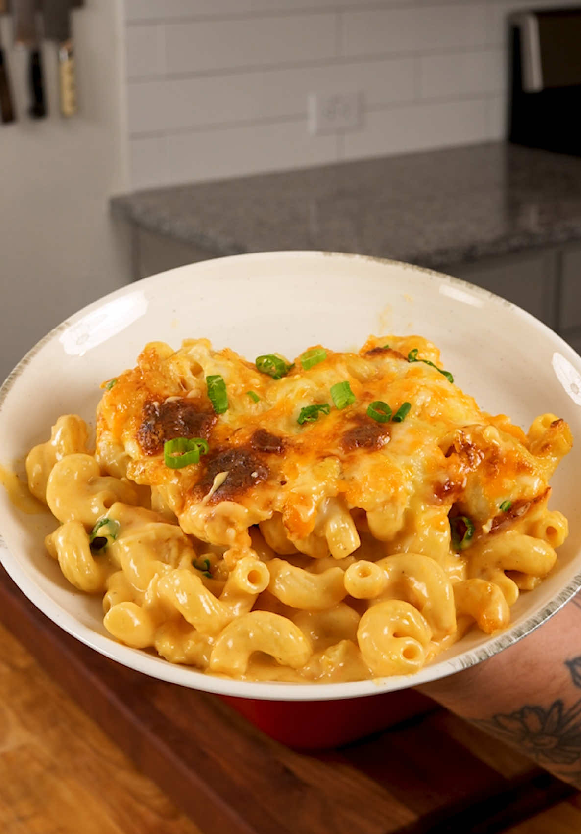 When she sounds like Mac & Cheese 🫠 😅 King Crab Gochujang Mac & Cheese Ingredients: - Cavatapi (1lbs) -  - Unsalted Butter (⅓ cup) - AP Flour (⅓  cup) - Gochujang (2 tbsp) - Evaporated Milk (12 fl oz) - Whole Milk (3 cups) - Heavy Cream (1 cups) - Cheddar Cheese (½ lb) - Gruyere (1lb) - Mozzarella (½ lb) - Garlic Powder (2 tsp) - Salt (tt) - Black Pepper (tt) - - King Crab Legs (2 lbs) Better Thanksgiving Food Part 6 #cooking #Recipe #thanksgiving #thanksgivingrecipes #EasyRecipes #quickrecipes #macandcheese #kingcrab tini mac and cheese drama