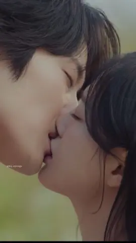 Juju’s first kiss!!!! 🫣  #brewinglove #kimsejeong #leejongwon #kdrama #firstkiss 