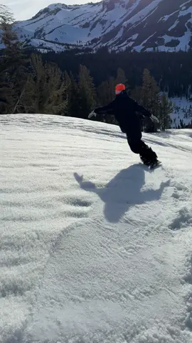 Hope it keeps snowing in the Sierras so we can do this in the spring time! So far so good lets hope it keeps up 🥷🕯️🎚️ #snowboarding #fyp #wintersports 