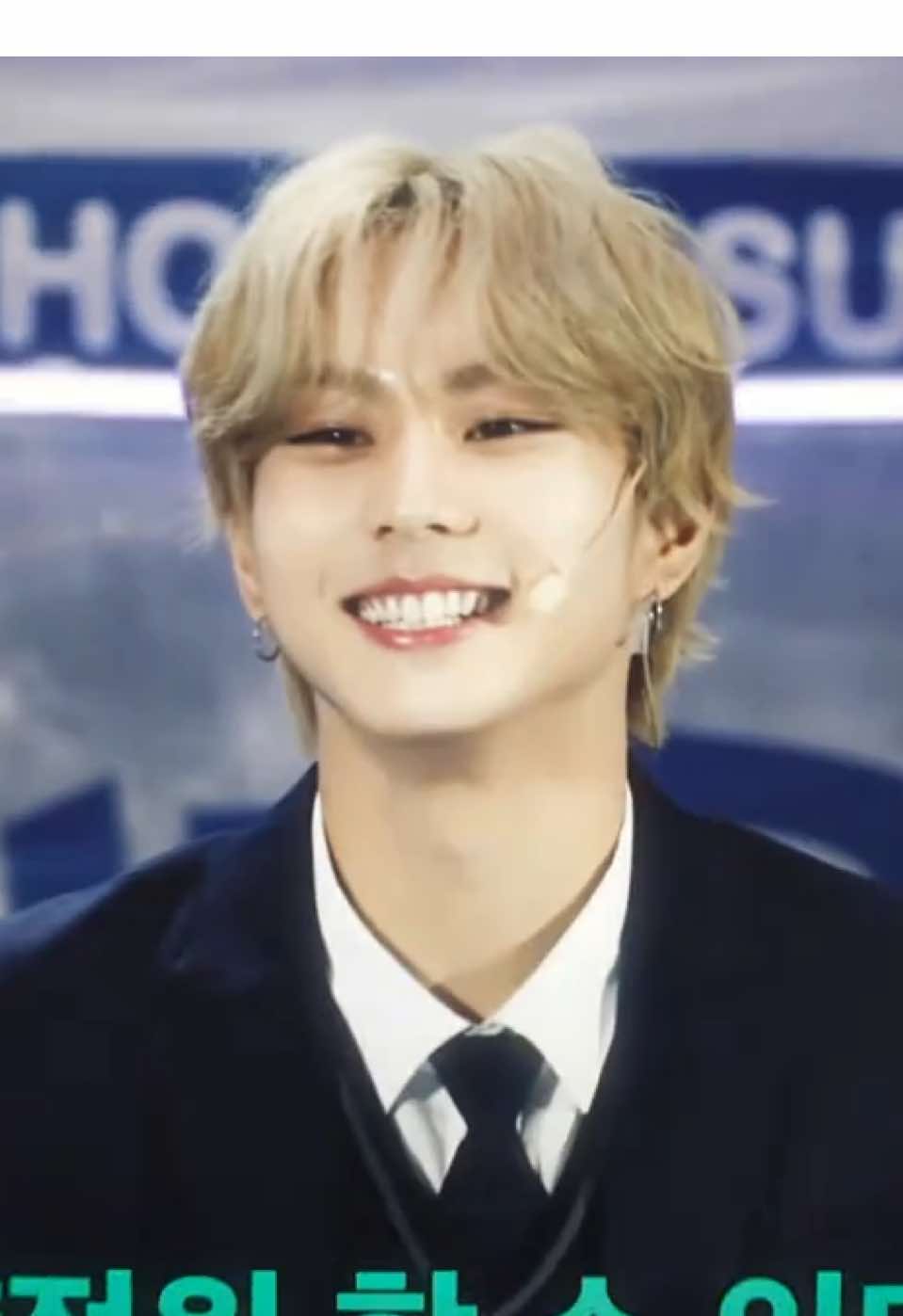 I LOVE HIS FLUFFY BLONDE HAIR SMMM!!!!! #jungwon #enhypen #fyp 