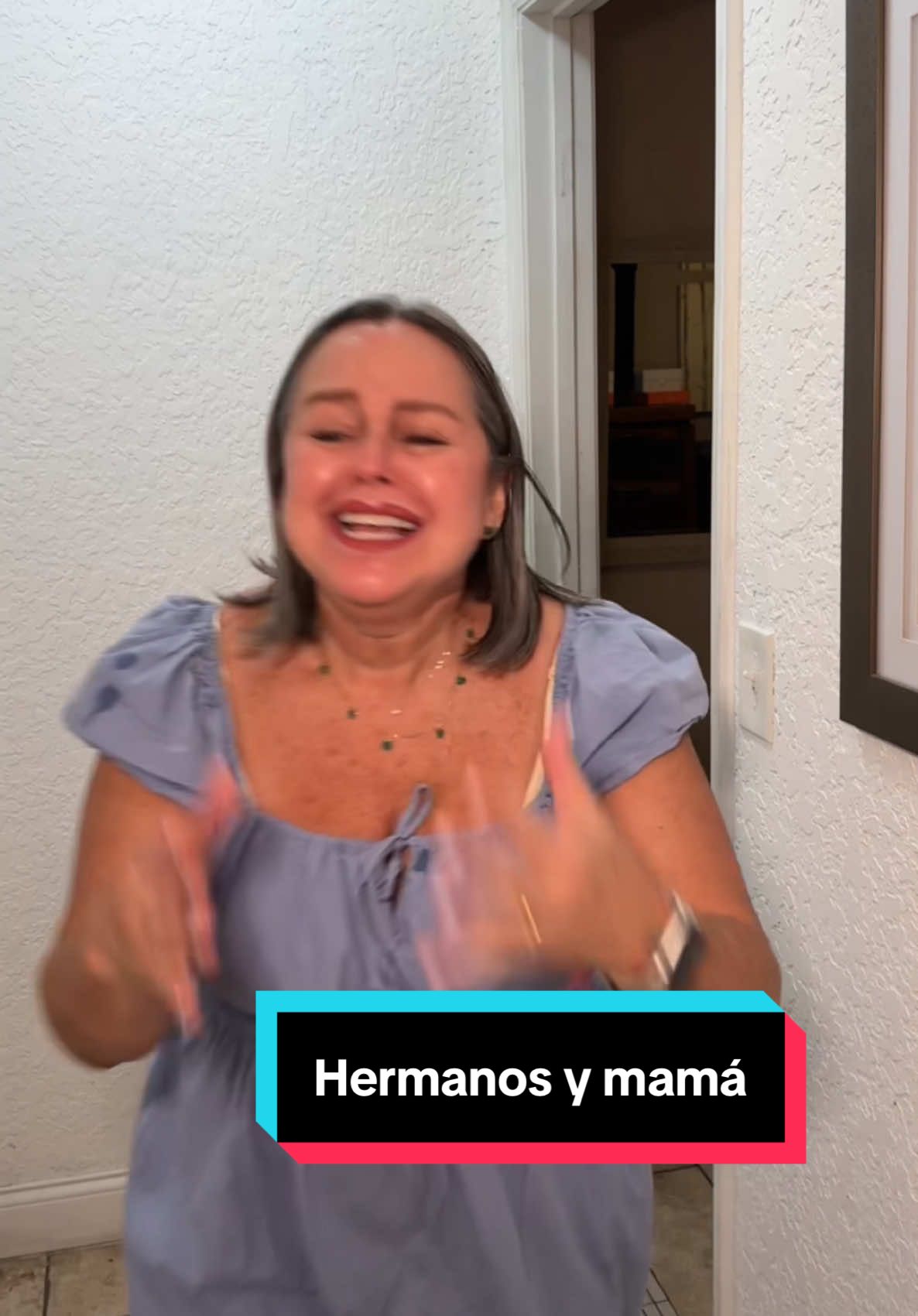 Cuando tu mamá piensa que siempre estas peleando con tu hermano