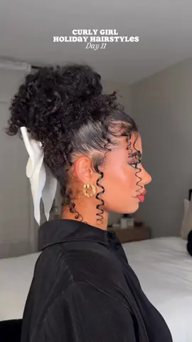 With or without the bow🎀? #curlyhair #curlyhairstyles #curlyhairinspo #easyhairstyles #curlyhairtutorial 