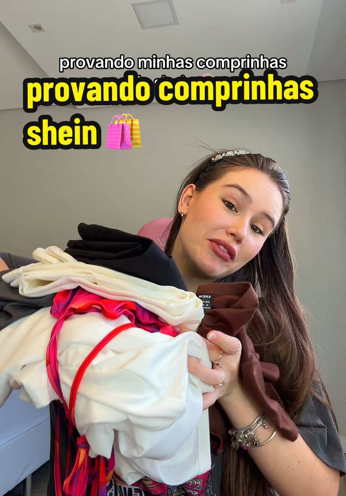 provando minhas comprinhas da shein 🛍️  De 25/11, às 05:00, até 28/11, às 00:00: Aproveite os grandes descontos da SHEIN Black Friday! Compre na SHEIN usando o Código de Pesquisa 5CJHU e cupom: anaachrQ4 e garanta até 95% de desconto em mais de 400 mil itens imperdíveis! Frete grátis em produtos de Envio Nacional no dia 29/11, das 00:00 até 30/11, às 00:00. @SHEIN @SHEIN Brasil  #SHEINBigSalesDay #SHEINBlackFriday #SHEINforAll #saveinstyle *ad 