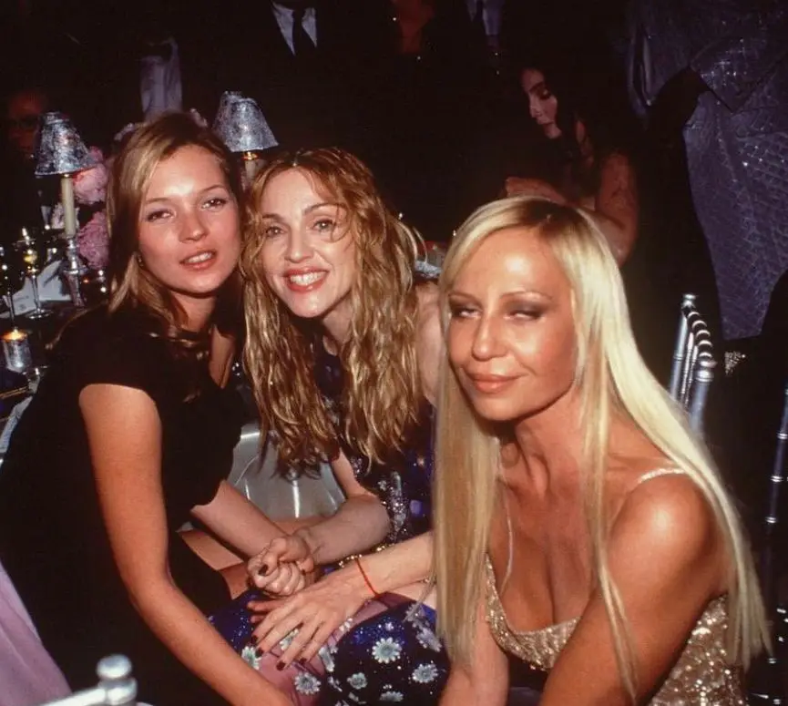 #katemoss with #madonna and #donatellaversace in 1997, the trio that i didn't know i wanted #itgirls 