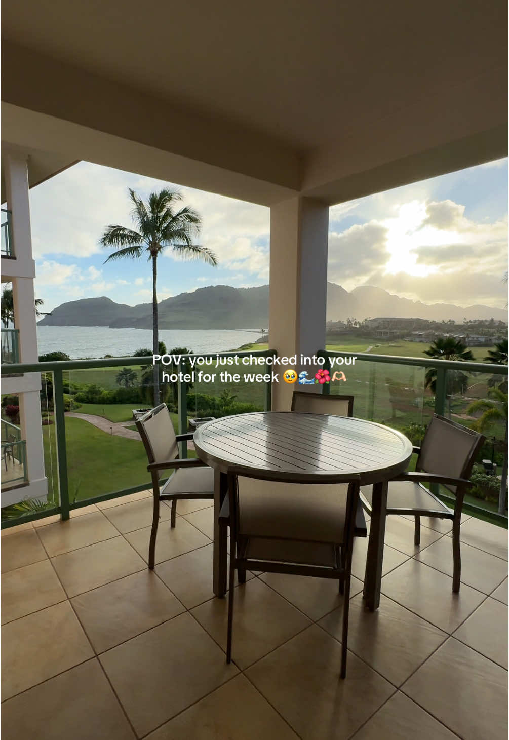 having breakfast here every morning is top tier 😭🤌🏻 #hotelviews #hawaii #kauai #marriottvacationclub #marriottkauailagoons 