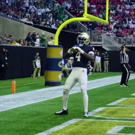 Bro was cooking this game 🍀🍀🍀🍀#5 #nlvyirish #4 #nd #cfb #notredame #football #notredamefootball #fast #fyp #xyzcba #viralvideo #edit #fightingirish 