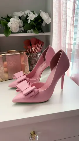Glinda? Are these your shoes? As a pink girly, I am IN LOVE is an understatement. Gorgeous gorgeous gorgeous! #tiktokshopdeals #tiktokshopblackfriday #tiktokshopcybermonday #tiktokshopholidayhaul #glindathegoodwitch 