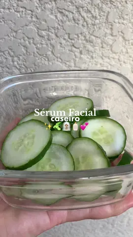 sérum facial caseiro que vai ajudar sua pele! 🫶🏼✨🥒🫧🧖🏽‍♀️ #aquelagarota #autocuidado #beleza #dicasdebeleza #viralvideos #GlowUp #autoestima #itgirl #adolescentes #cuidadosfemininos #cleangirl #dicas #girls #receita #pepino #manchas #SelfCare #antiacne #espinhas #skincare #cuidadoscomapele #fyp #foryoupagе 