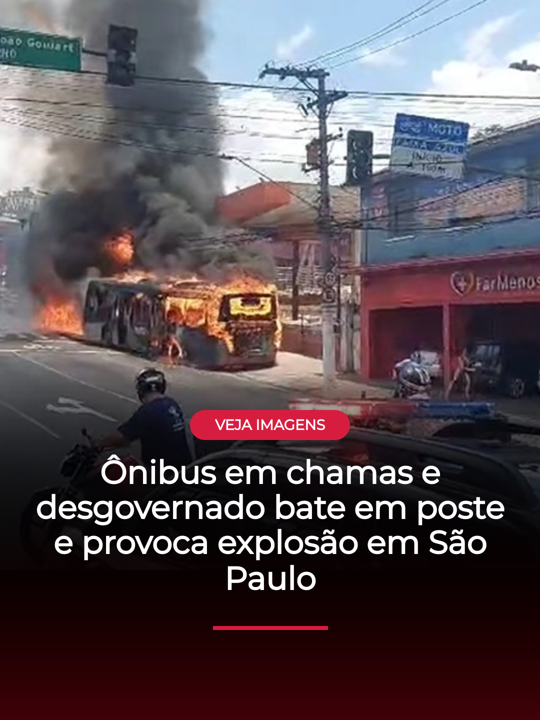 IMAGENS IMPRESSIONANTES | Um ônibus pegando fogo, sem passageiros e desgovernado, bateu em um poste na tarde desta segunda-feira (25) na Zona Sul de São Paulo e provocou uma explosão. A ocorrência foi filmada na avenida Senador Teotônio Vilela, na Cidade Dutra. O Corpo de Bombeiros foi acionado para combater as chamas. Segundo a Secretaria de Segurança Pública, o motorista relatou que percebeu uma falha e desligou o motor. Ele parou o ônibus e desembarcou todos os passageiros antes que o coletivo começasse a pegar fogo. Em segundos, as chamas tomaram o ônibus, que desceu a via desgovernado. Testemunhas filmaram o momento em que o coletivo bate no poste e provoca uma explosão. Apesar do susto, não houve vítimas. 📲 Leia mais em itatiaia.com.br 📹 Reprodução/Redes Sociais #acidente #ônibus #explosão #sãopaulo