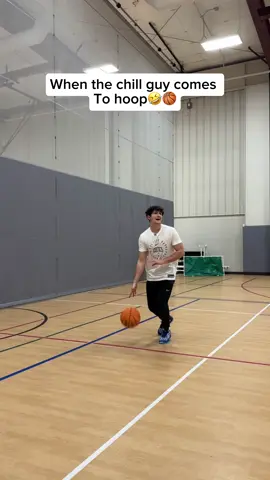 Nahhhh, no way he did the chill guy like that at the end🤣🏀 #chillguy #viral #basketball #hoops #sports 