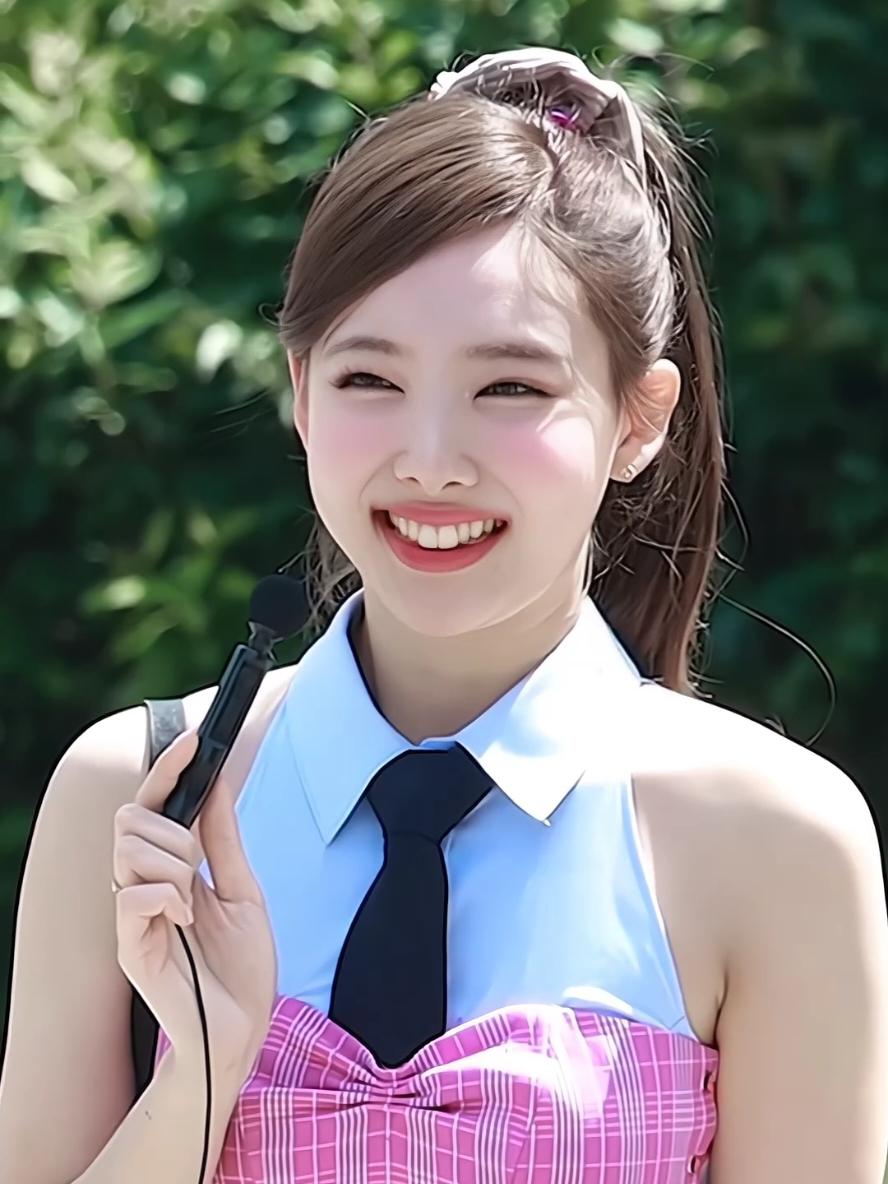 nayeon fancam #nayeon #fancam #fancams #fyp #viral #trending #seu1g #kpop #twice 