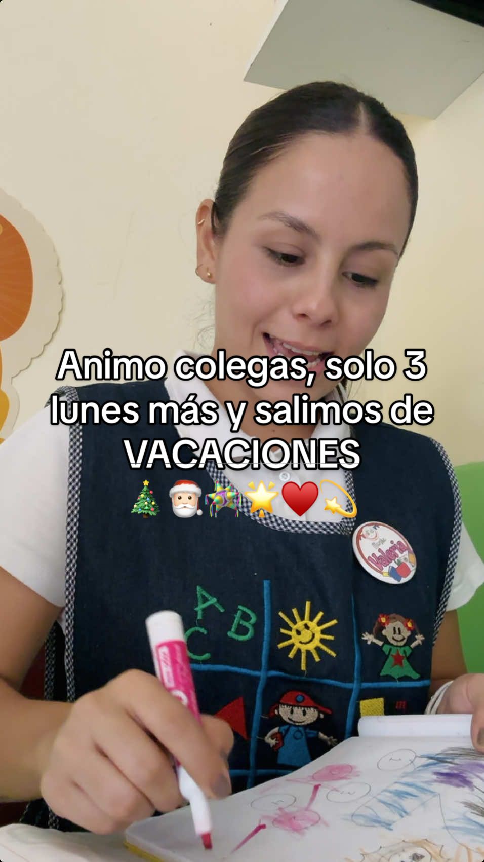 Ánimo colegas, solo 3 lunes mas y salimos de vacaciones 🤩🎄🎅🏻🪅🌟♥️💫 #maestra #preescolar #casivacaciones #maestrosdetiktok #maestros #teacherlife #maestradepreescolar #valeriaanunez_ #parati #fyp #viral #video #vacaciones #clases #alumnosyprofesores #educadora #alumnos #foryoupag