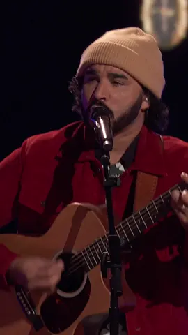 We think we're in love with this #ChrisStapleton cover by Adam Bohanan (@adamdavidbohanan) 😍 #TheVoice #ThinkImInLoveWithYou 