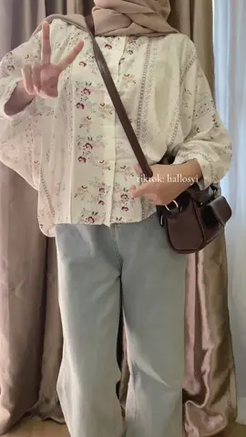 #blouse #floralblouse #tasboston #outfithijab #outfitcheck 