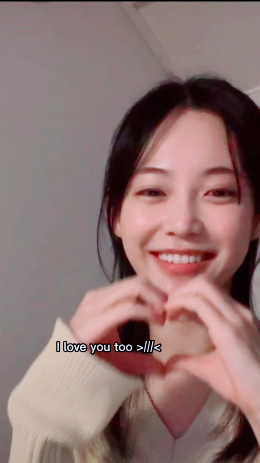 Dia yg ckp sayang dia yg blushing 😂😂😂 Jooran-ah why so cute  #Jeongnyeon #jeongnyeon_thestarisborn #jeongnyeonthestarisborn #WooDavi #KimTaeri #우다비 #김태리 #홍주란 #정년이 #tvndrama #kdrama 