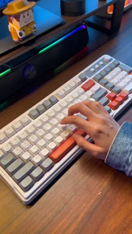 affordable keyb with numpad #dealsforyoudays #fyp #tiktokshopblackfriday #tiktokshopcybermonday #desksetup #tiktokshop #keyboard 