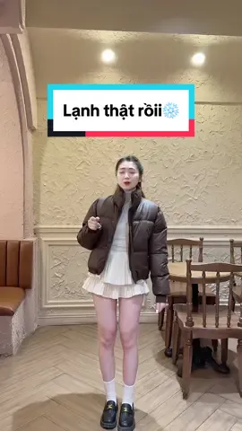 Áo này nói 300,400 ai cũng tinn luôn. Đẹp điênn á 🥰🥰🥰