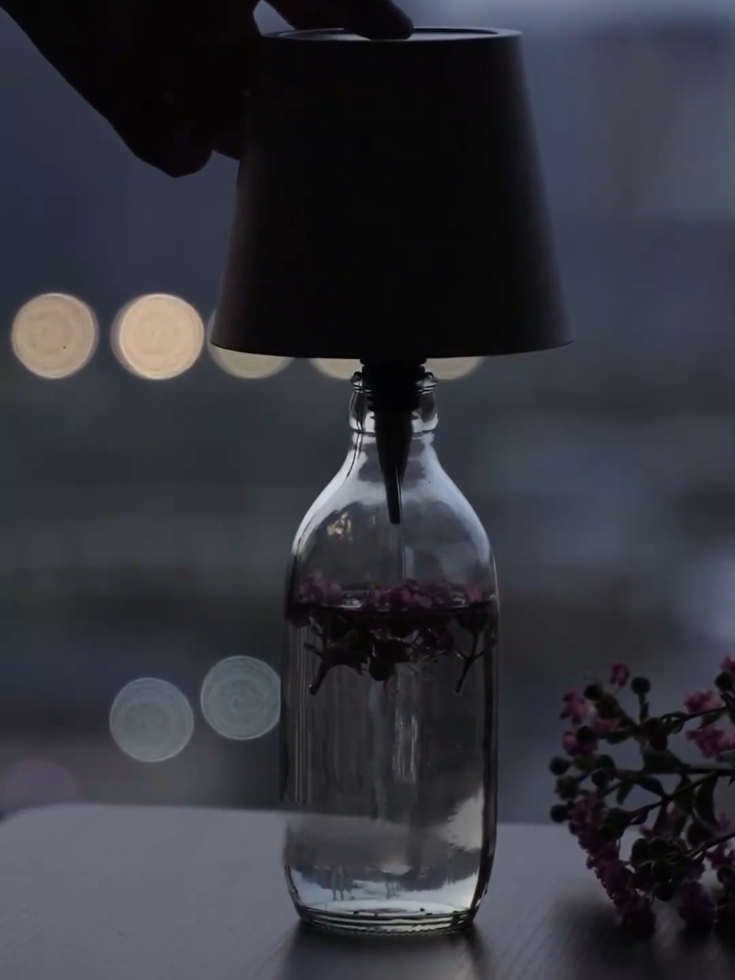 ✨ DIY Portable Bottle Lamp ✨ Illuminate your space with our portable USB lamp, designed to sit atop any open bottle for a creative touch. This cordless, rechargeable lamp is perfect for indoor and outdoor use, making it an ideal gift for home decor enthusiasts! #Homedecor #Christmasgift #DIY