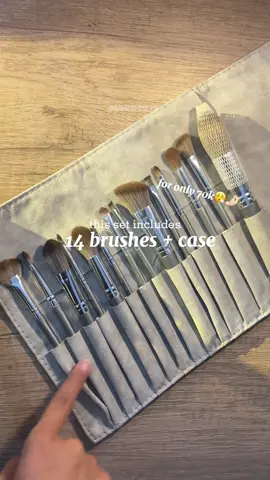 my new babies from @Maange.beauty 🤩✨ brush sintetis tapi halus bgt😭🤌🏻 a solid 8.8/10 from me🥳 #PilihBrushPilihMaange #Maange #MaangeIndonesia #makeupbrushes #brushes #lashextensions #lashesoftiktok #lashesbusiness #lashesonfleek #fypage #fypシ゚ #makeup 
