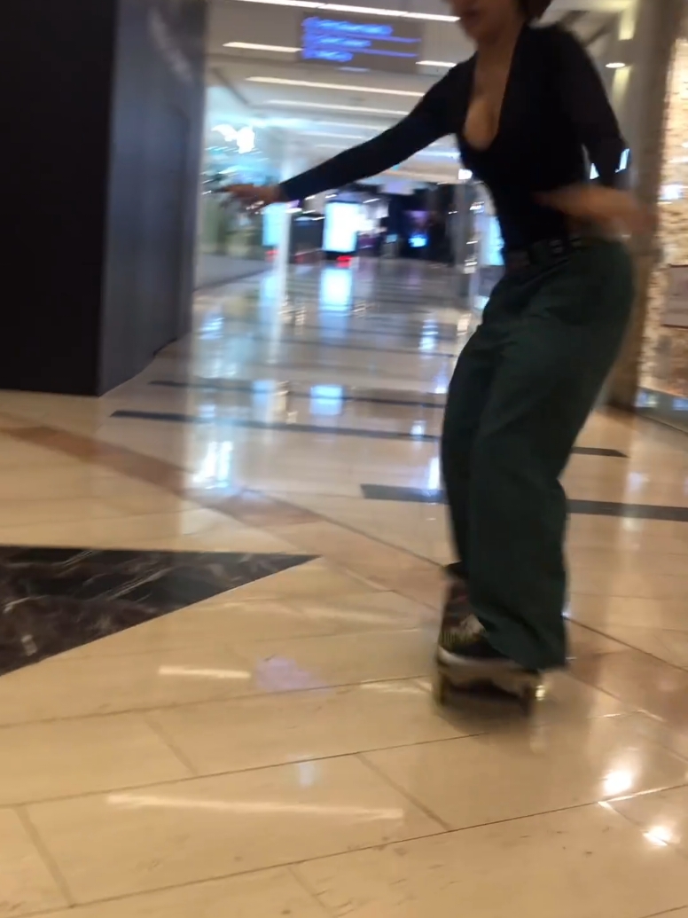 #foryou #fyp #meme #foryoupage #hilarious #jokes #humor #funny #ifykyk #latina #fall #fail #fails #failarmy #failvideo #skatergirl #skate #skateboard #skater #skatelife 