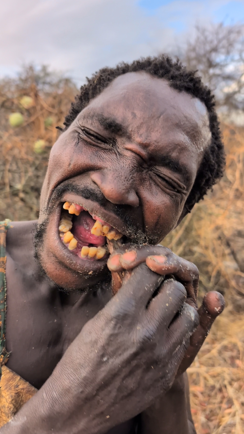 Wow,,😯 it's incredible lunch, Hadzabe hunt's enjoying food, So delicious lunch#culture #africa #bushmen