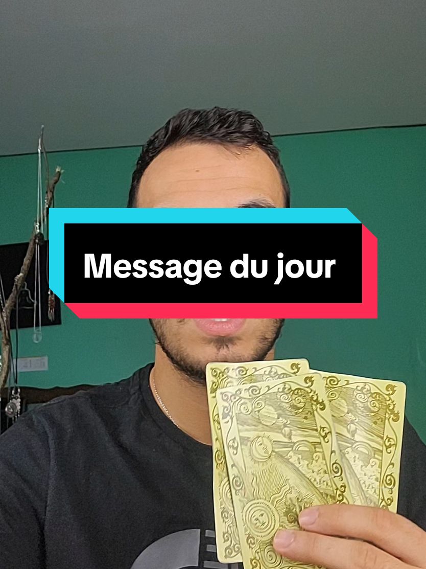 Message du jour :  Amusez vous comme un enfant, rapprochez vous de votre enfant intérieur pour mettre plus de légèreté  #lithotherapie #tiragedecartes #messagedujour #tiragesentimental #fyp #pourtoi 