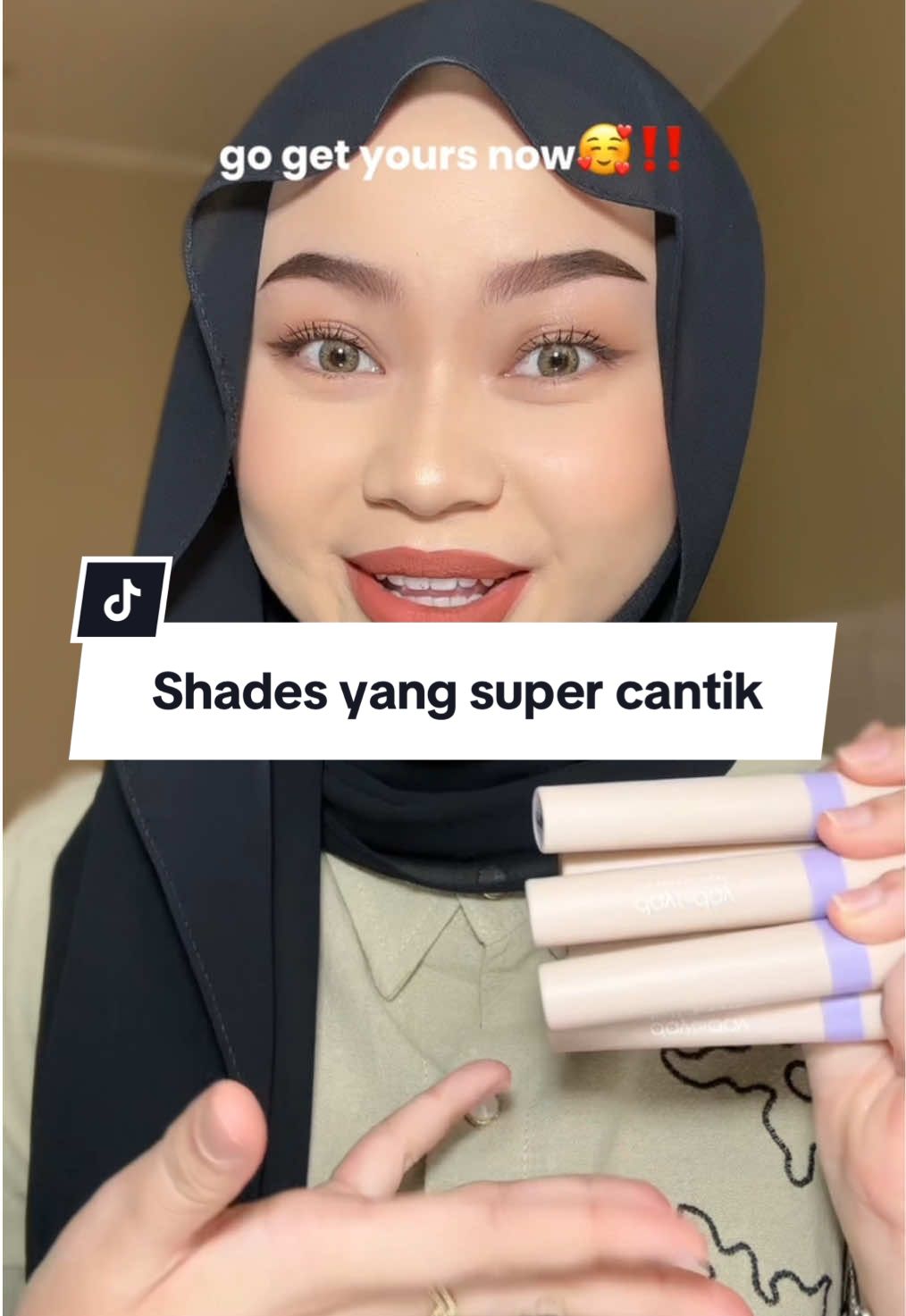 Lip cream yang ringan, nyaman, dan harganya affordable ya cuma Lite Matte Lip Cream dari Implora Day to Day Series. Ada 6 shades yang cantik-cantik. Buruan pilih shades favorit kamu! ❤️💋 #DayToDaySeries #CantikTiapDetik #LiteMatteLipCream