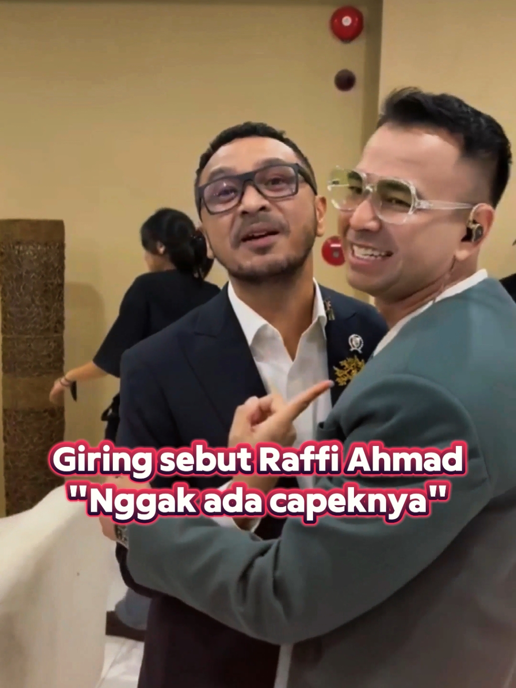 Emang Aa Raffi dikenal nggak ada capeknya ya, mana ekstrovert parah 🔥🔥 #RaffiKayaHati #RaffiOrangBaik #RaffiAhmad #NagitaSlavina #rafatharmalikahmad #rayyanza #beritaartis #beritaviral #cipung #ivangunawan #giring #giringganesha 