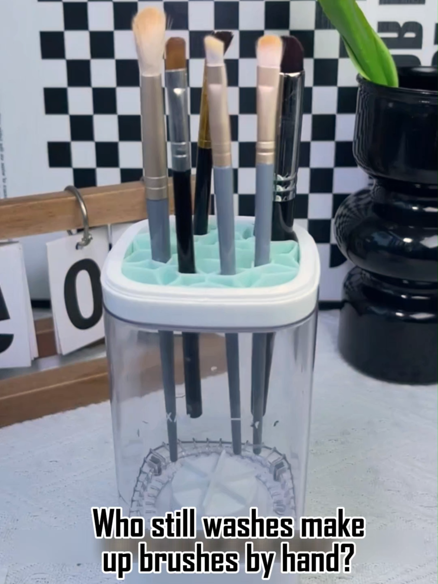 How to Wash Makeup Brushes 🫧🤍🫧🤍🫧🤍 These two tips work great and will get your makeup brushes clean! Very cheap and affordable too 🫶🏽 🫶🏽🫶🏽#Amazon #washingmakeupbrushes #howtowashmakeupbrushes #cleanhacks #makeupbrushes #makeupbrushcleaning #amazonmusthaves #tiktokshopsingapore #TikTokMadeMeBuyIt #tiktokshopfinds #goodthingshare #goodthingrecommendation #Home #tiktoksg #tiktokshopsg #好物推薦 #好物分享❤ #好物分享