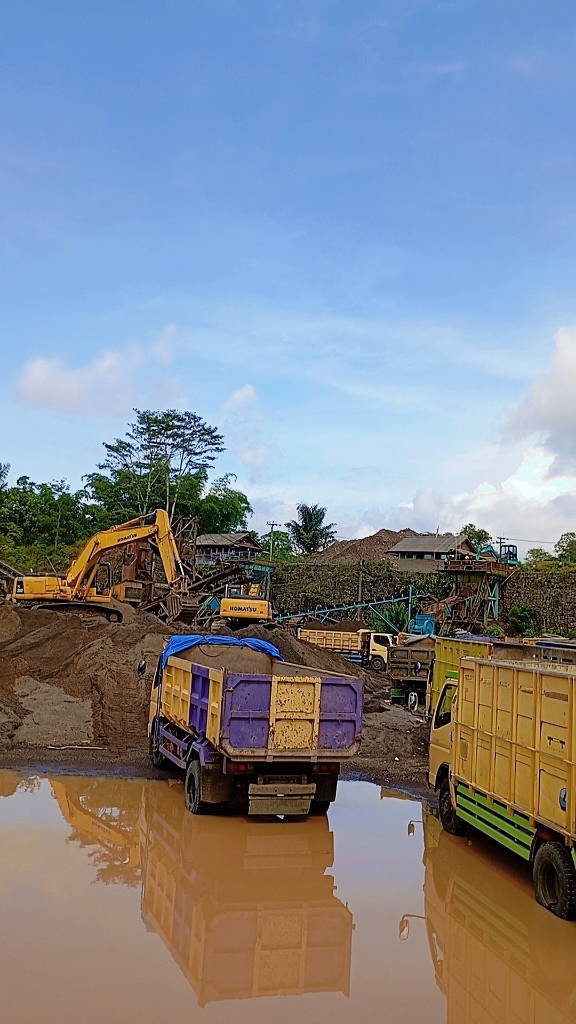 Antrian pasir Tasikmalaya#viralvideo #video #dumptruck #tambangpasir 