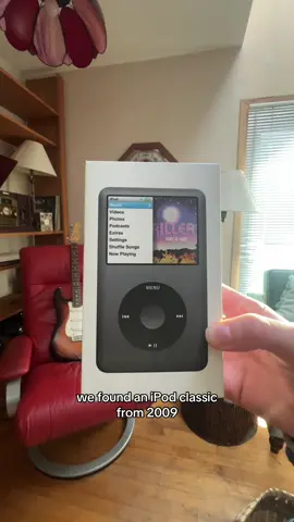 Replying to @Limary787 ✨special announcement✨ at the end ! 🤭 #ipodclassic #treasures #thrift #percyjackson 