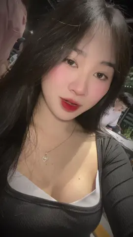 Lớn rồi mới biết đi cà phê có ảnh đẹp dù có đi một mình cũng vui hơn đi date mà không hợp với ng kia 😊✨#viral #fyp #61binhduong 