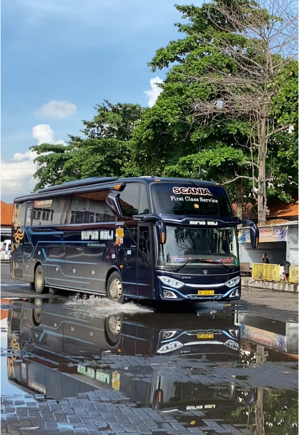 Surya bali jepara - denpasar #fyp #foryou #fypシ゚viral #busmania #busmaniacommunity #busmaniaindonesia #busmaniacomunity #suryabali #storybus #vidiobus #ayonaikbus #huntingbus #busindonesia #jetbus3 #adiputro 