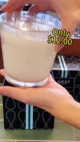 This candle smells sooooo good #candle #smellgoods #candles #tiktokmademebuyit #freeshipping 