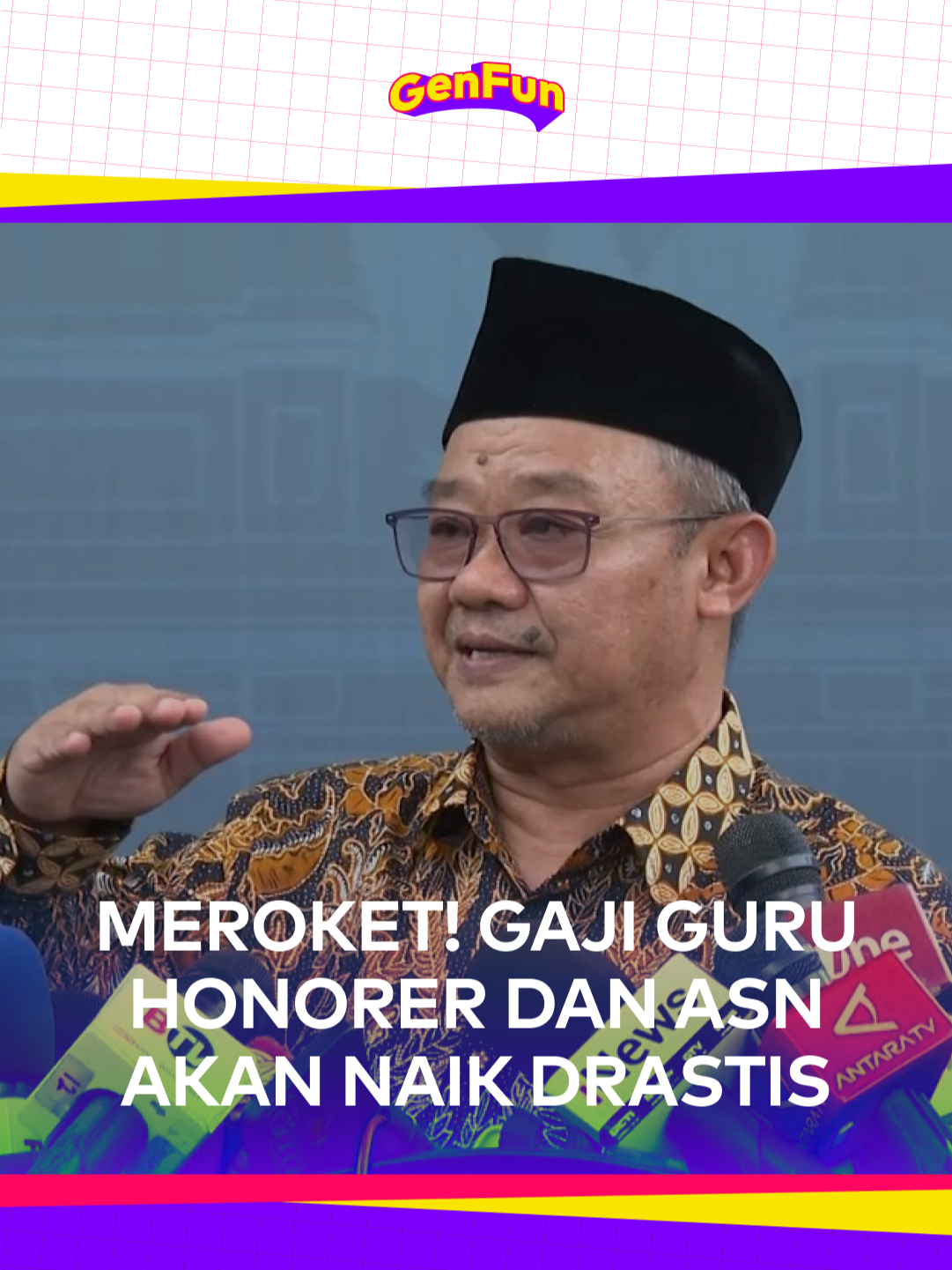 Presiden RI Prabowo Subianto akan segera mengumumkan kabar menggembirakan bagi para guru di Indonesia. Pada puncak peringatan Hari Guru Nasional 2024 yang akan digelar di Velodrome Rawamangun, Jakarta Timur, Prabowo dijadwalkan mengungkap rencana kenaikan gaji guru honorer dan Aparatur Sipil Negara (ASN). . Menteri Pendidikan Dasar dan Menengah (Mendikdasmen) Abdul Mu'ti menjelaskan, kenaikan gaji ini akan berlaku untuk guru sekolah negeri maupun swasta. Guru honorer yang telah memiliki sertifikasi akan mendapatkan tambahan gaji sebesar Rp2 juta, di luar gaji dari sekolah asal mereka. . "Non ASN sebesar Rp2 juta dan peningkatan gaji guru ASN sebesar 1 kali gaji pokok yang mereka miliki," kata Abdul Mu'ti usai bertemu Prabowo di Kompleks Istana Kepresidenan Jakarta, Selasa 26 November 2024. . Lazuardi Ansori/ @malangterkini.com_ . Selengkapnya cek link https://malang.pikiran-rakyat.com/news/pr-3538817096/meroket-gaji-guru-honorer-dan-asn-akan-naik-drastis-bakal-diumumkan-prabowo-tanggal-28-november-2024 . #guru #honorer #gaji #prmn