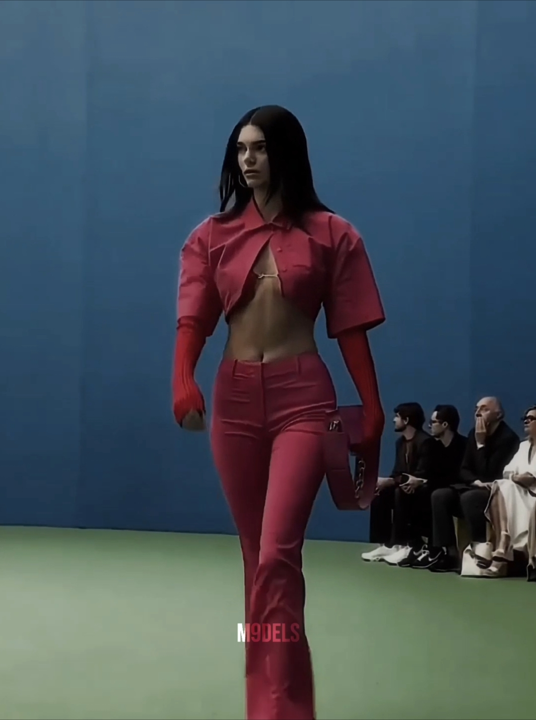 #kendalljenner walking for #jacquemus FW21 