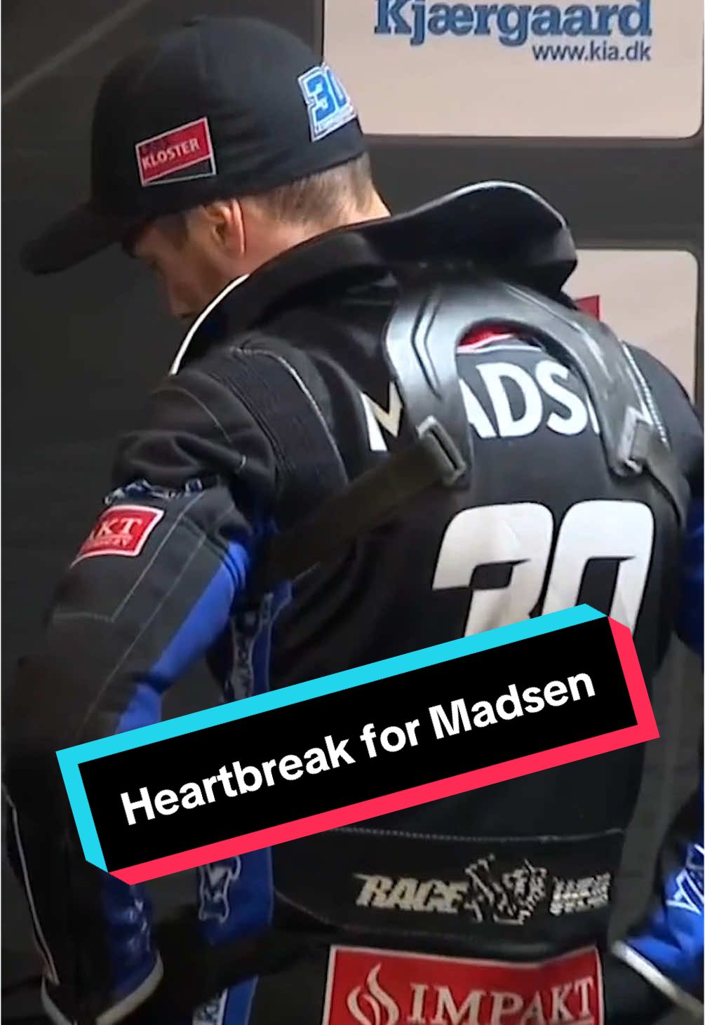 THIS WAS A DISASTER for @leonmadsendk 😓 “A school boy error” saw him excluded after turning up to the tapes in the wrong helmet colour 💥 #FIMSpeedwayGP | #WarsawSGP 🇵🇱 #SpeedwayGP #racing #Motorsport #motorcycle #bikes