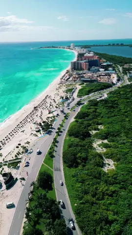 La playa mas Hermosa de CANCUN🏝️💎🌴 📍Playa delfines, Cancun, MX.🇲🇽 #playasmexicanas #cancun #cancunmexico #cancunphotographer #drone #dji #pov #viral_video #playahermosa #dondeir #Vlog #playadelcarmen #mexico 